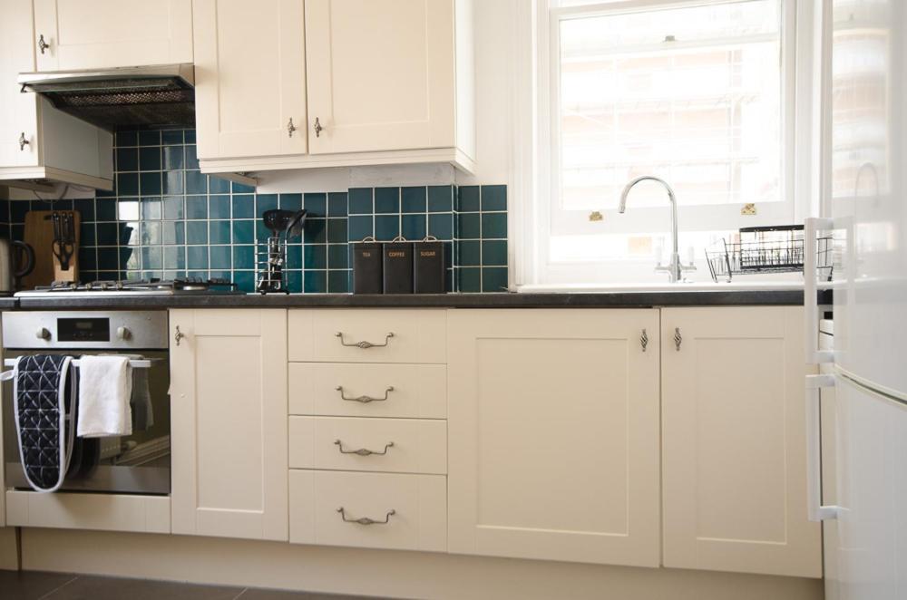 Seaview Mansion Apartment - Central Hove With Parking Exteriör bild